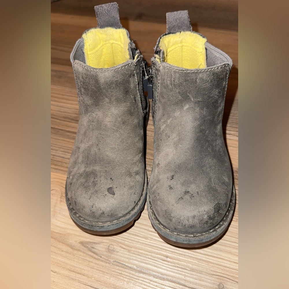 Ugg boots- girls size 7c